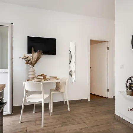 Charming Renovated Next To The Sea * Sibenik